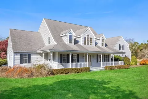 125 Bonnie Ln, Falmouth, MA 02536