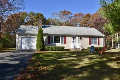 101 Cherrywood Ln, Barnstable, MA 02648