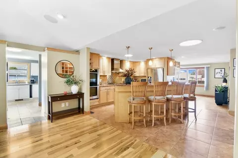Entry Way - 5 Gonet St, Chicopee, MA 01013 photo 1 of 1