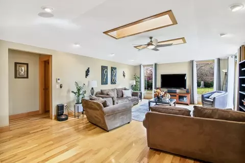 Living - 5 Gonet St, Chicopee, MA 01013 photo 1 of 5