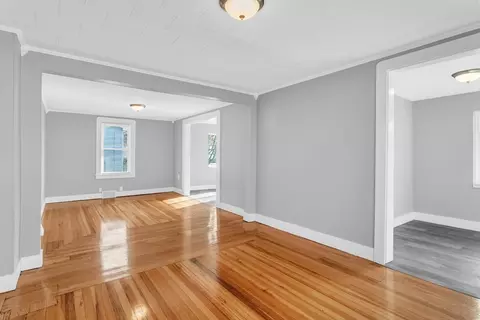 11 Sullivan St, Chicopee, MA 01020 photo 8