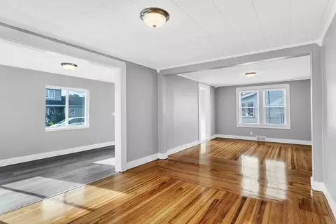 11 Sullivan St, Chicopee, MA 01020 photo 6