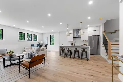 130 Cushing St #4, Cambridge, MA 02138