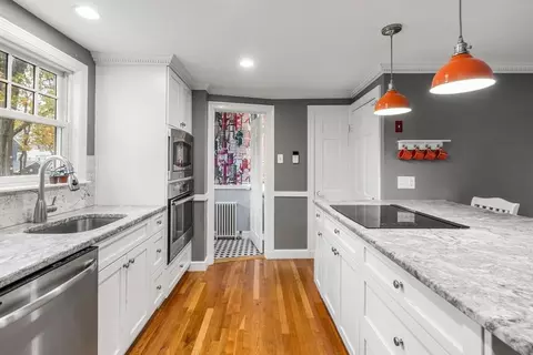 58 Payson Rd, Brookline, MA 02445 photo 4