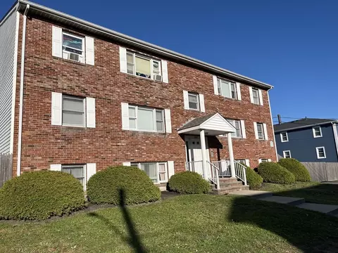 188 Palmer St #F, Fall River, MA 02724