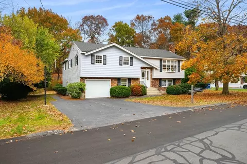 3 Cutting Ln, Burlington, MA 01803
