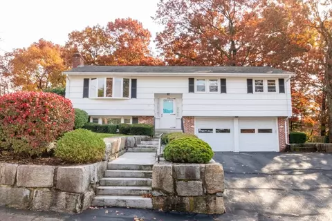 46 Fieldbrook Dr, Norwood, MA 02062