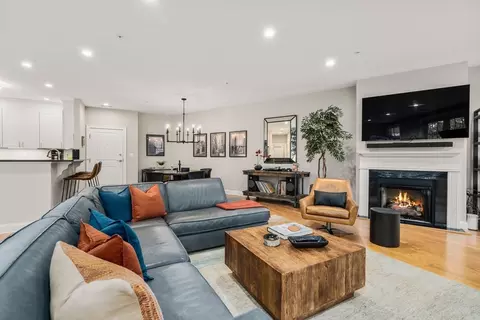 2 Inwood Dr #3009, Woburn, MA 01801