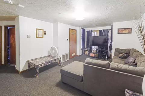 Living - 9 Windsor St, Worcester, MA 01605 photo 2 of 4