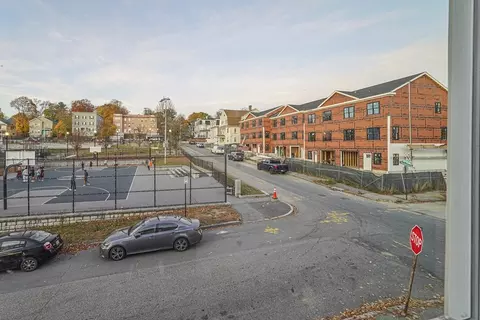 Exterior - 9 Windsor St, Worcester, MA 01605 photo 8 of 8
