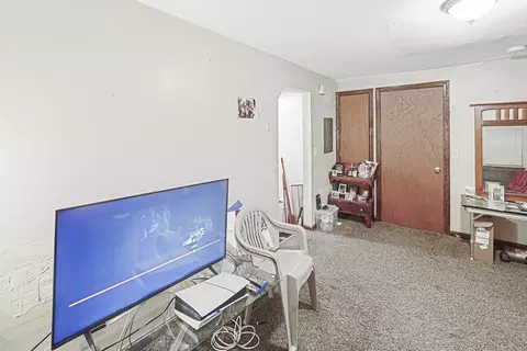 Living - 9 Windsor St, Worcester, MA 01605 photo 4 of 4