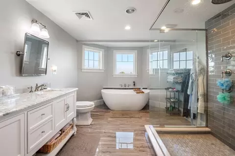 Bath - 43 Harborview Dr, Hingham, MA 02043 photo 1 of 5