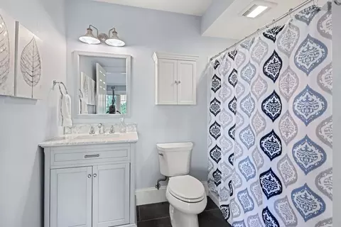 Bath - 43 Harborview Dr, Hingham, MA 02043 photo 5 of 5
