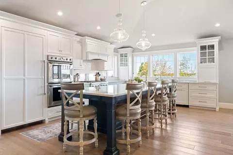 Kitchen - 43 Harborview Dr, Hingham, MA 02043 photo 3 of 5