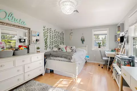 Bedroom - 43 Harborview Dr, Hingham, MA 02043 photo 3 of 4