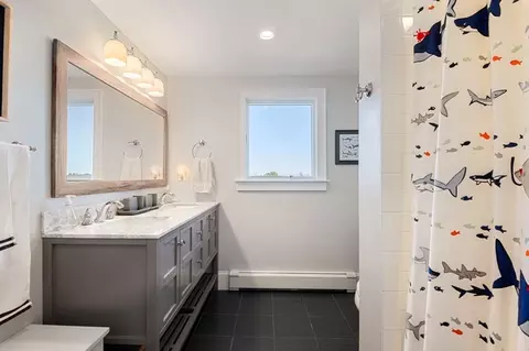 Bath - 43 Harborview Dr, Hingham, MA 02043 photo 3 of 5