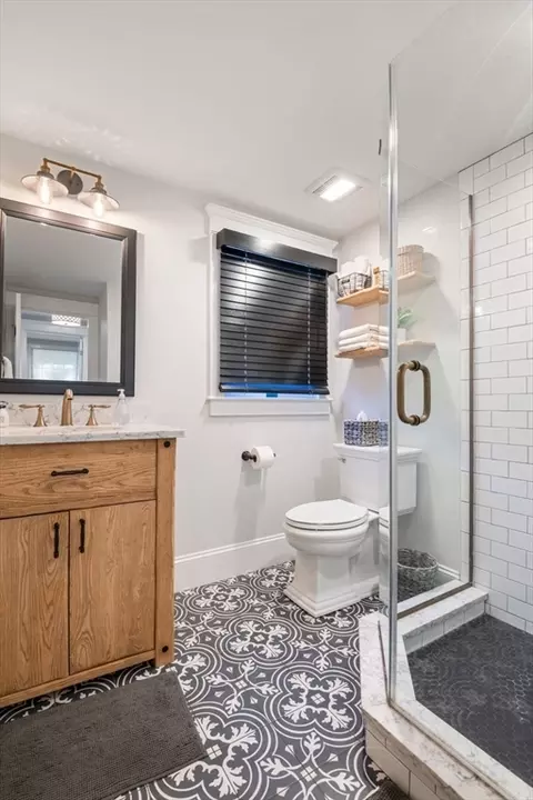 Bath - 43 Harborview Dr, Hingham, MA 02043 photo 4 of 5