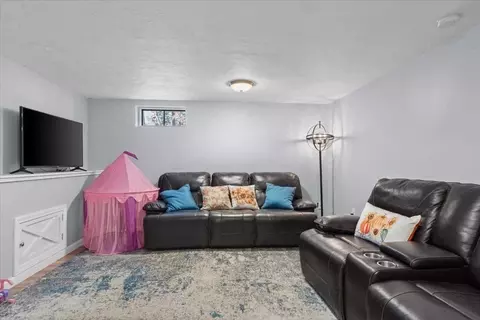 4 Wakefield Ave, Webster, MA 01570 photo 28