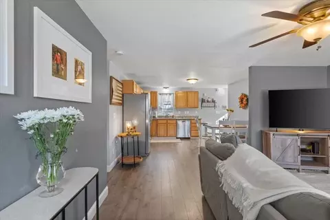 4 Wakefield Ave, Webster, MA 01570 photo 9