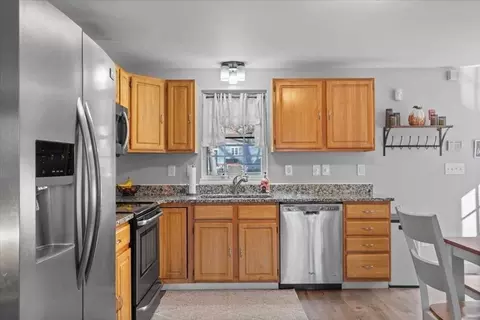 4 Wakefield Ave, Webster, MA 01570 photo 12