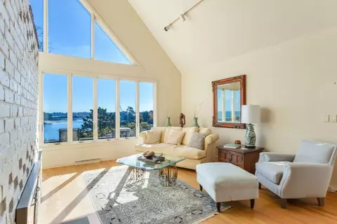 10 Crowninshield Rd, Marblehead, MA 01945 photo 23