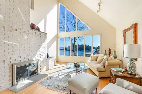 10 Crowninshield Rd, Marblehead, MA 01945 photo 25