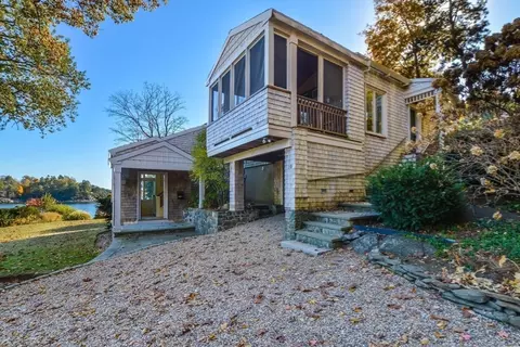 10 Crowninshield Rd, Marblehead, MA 01945 photo 8