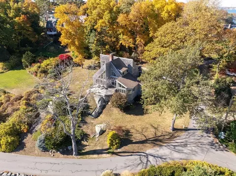 10 Crowninshield Rd, Marblehead, MA 01945 photo 5