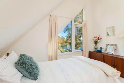 10 Crowninshield Rd, Marblehead, MA 01945 photo 37