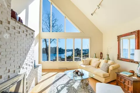 10 Crowninshield Rd, Marblehead, MA 01945 photo 26