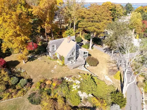 10 Crowninshield Rd, Marblehead, MA 01945