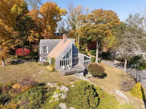 10 Crowninshield Rd, Marblehead, MA 01945 photo 6