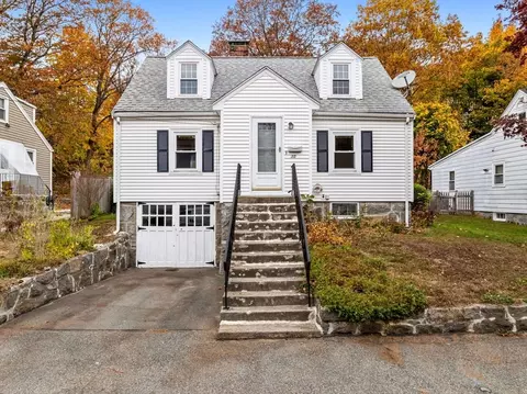 35 Suomi Rd, Quincy, MA 02169