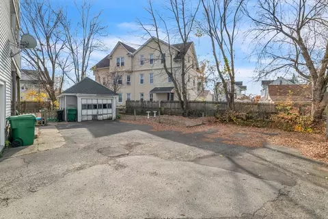 526 Springfield St, Chicopee, MA 01013 photo 3