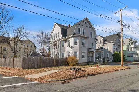 526 Springfield St, Chicopee, MA 01013 photo 2