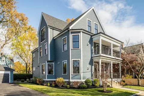 12 Maple St #12, Watertown, MA 02472