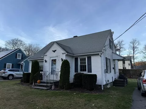 4 Benjamin Rd, Worcester, MA 01602 photo 2