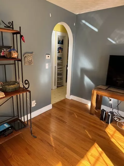 4 Benjamin Rd, Worcester, MA 01602 photo 3