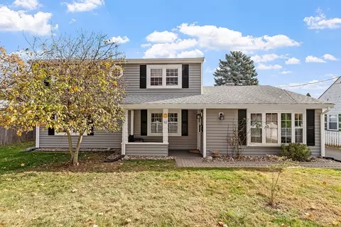 62 Summit St, Peabody, MA 01960