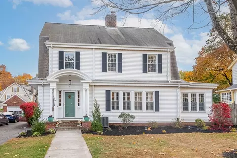 10 Lexington Ave, Holyoke, MA 01040