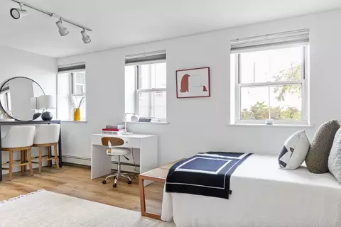 2 Arlington St #3, Cambridge, MA 02140