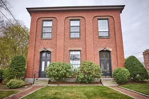 37 Forrester St #4, Newburyport, MA 01950