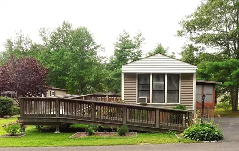 16 Lincoln Cir, Carver, MA 02330