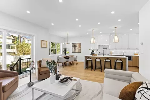 437 Albemarle Rd #437, Newton, MA 02460