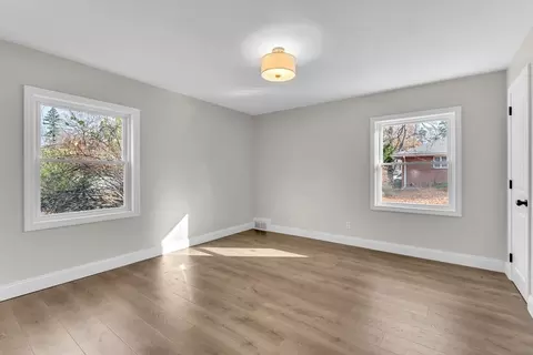 Bedroom - 127 Abbott St, Springfield, MA 01118 photo 3 of 5