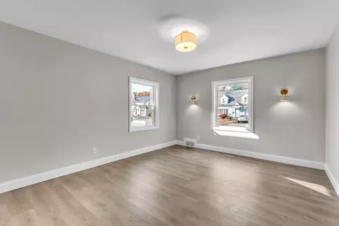 Living - 127 Abbott St, Springfield, MA 01118 photo 5 of 6