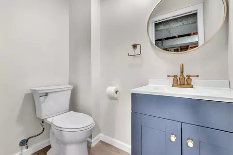 Bath - 127 Abbott St, Springfield, MA 01118 photo 5 of 5