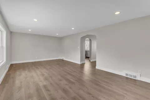 Living - 127 Abbott St, Springfield, MA 01118 photo 3 of 6