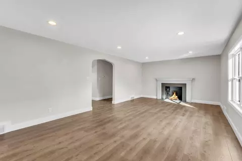 Living - 127 Abbott St, Springfield, MA 01118 photo 4 of 6