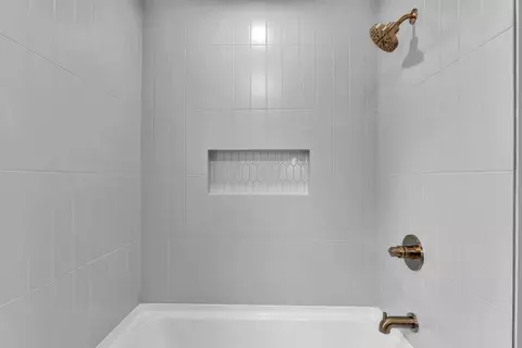 Bath - 127 Abbott St, Springfield, MA 01118 photo 3 of 5
